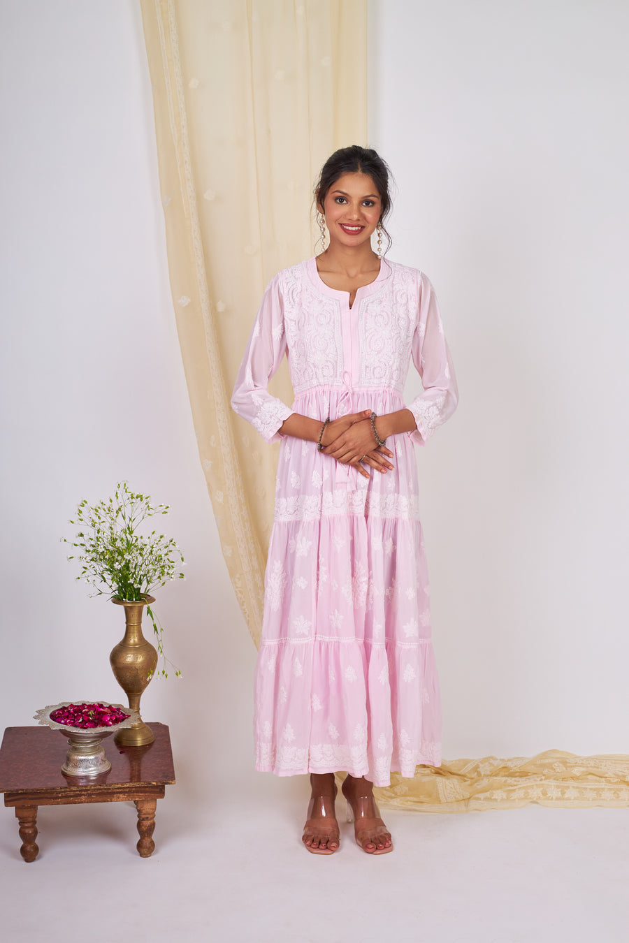 Hand Embroidered Chikankari Banarasi Silk Saree with Intricate Border & Palla Pattern – Includes  Blouse | Paridhan Chikan