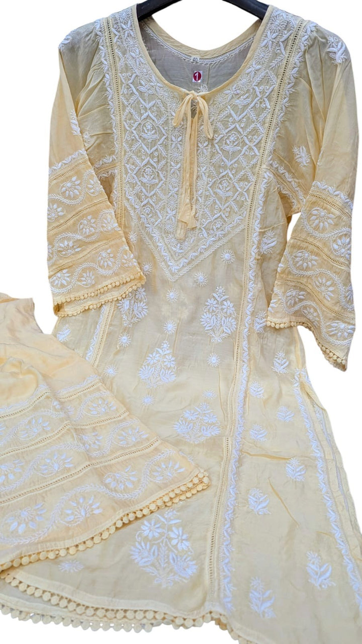 Luxe-Pure muslin luxurious kurti pants set with *2 taar chikankari work*