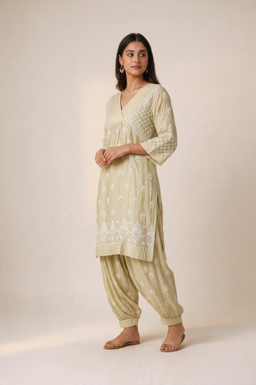 Luxe-Pure muslin luxurious kurti afgani pants set with *2 taar chikankari work*