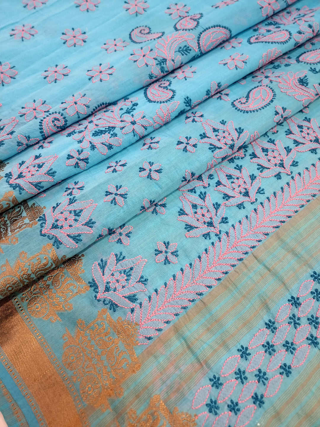 Hand Embroidered Chikankari Banarasi Silk Saree with Intricate Border & Palla Pattern – Includes  Blouse | Paridhan Chikan