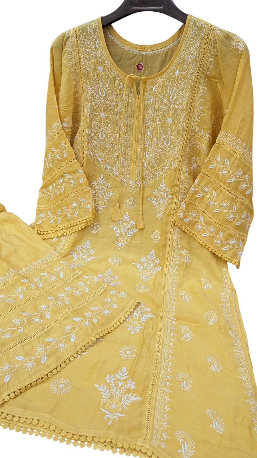 Luxe-Pure muslin luxurious kurti pants set with *2 taar chikankari work*