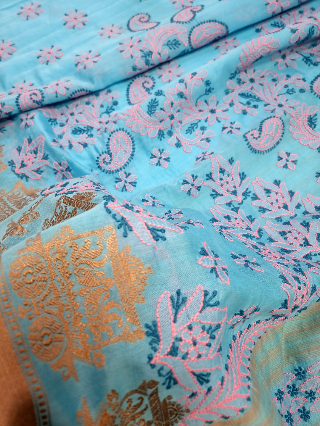 Hand Embroidered Chikankari Banarasi Silk Saree with Intricate Border & Palla Pattern – Includes  Blouse | Paridhan Chikan