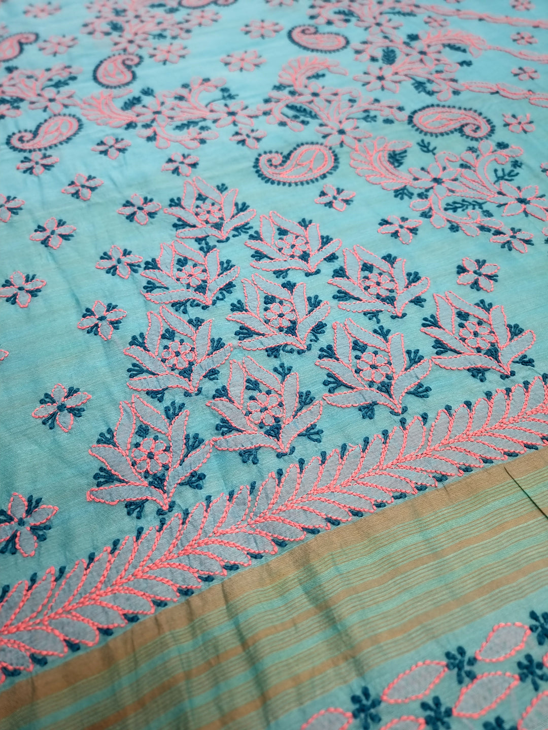 Hand Embroidered Chikankari Banarasi Silk Saree with Intricate Border & Palla Pattern – Includes  Blouse | Paridhan Chikan